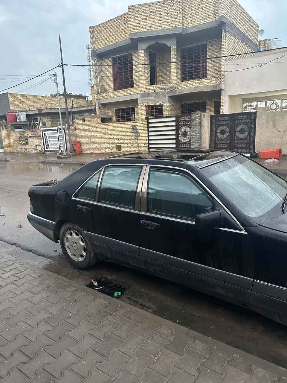 السلام عليكم مارسدس شبح ادوات بدون لا ارقام ولا سنويه 
بيها مكينه وكير ففتي 3000 جاهزه وشغاله شرط الكير والمكينه كفاله مكاني واسط البيع سعرها كلش مناسب 17ورقه قفل متوازي *********** وتساب او اتصال
