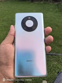 Huawei Mate 40Pro بيه هاي ضربه مثل ما واضحه  بصوره   جهاز شغال طبيعي م...