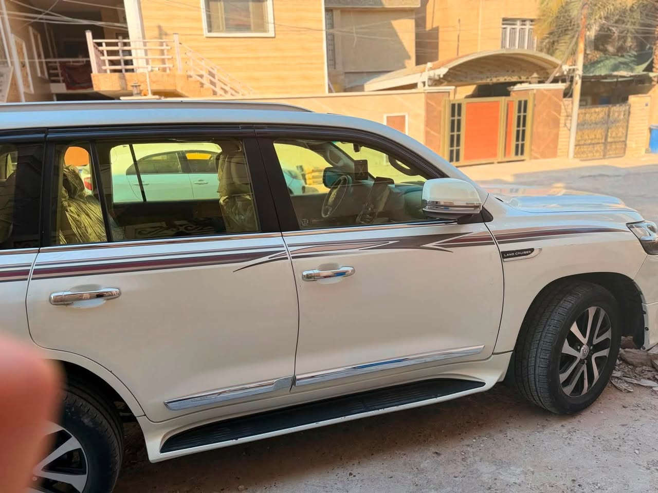 🔥🚘 للبيع | تويوتا لاندكروز بريميوم 2019 🚘🔥
📍 بغداد – حي البنوك

⭐️ معلومات السيارة:
🔹 ماشية 175 ألف
🔹 سيارة كاملة من كلشي
🔹 تخم تايرات جديد 🛞
🔹 ما تحتاج صرف، ما يصرف عليها درهم واحد
🔹 صور السونار والحادث موجودة ضمن صور الإعلان 📸

✨ مواصفات السيارة:
✅ دفع رباعي
✅ محرك 6 سلندر
✅ ناقل حركة أوتوماتيك
✅ داخلية جلد
✅ مقاعد كهربائية
✅ شاشة وسطية
✅ كاميرا خلفية
✅ حساسات أمامية وخلفية
✅ مثبت سرعة
✅ تحكم بالمناخ
✅ تشغيل بصمة
✅ دخول ذكي
✅ فتحة سقف
✅ أنوار LED
✅ جنوط ألمنيوم

💬 لمعرفة السعر اكتب “تم” وسيتم الرد عليك تلقائياً.

📞 للاستفسار: ***********

📢 TopCar IQ مختصة بنشر إعلانات السيارات فقط، ولا تتحمل الصفحة مسؤولية أي اتفاق أو تعامل يتم بين البائع والمشتري.

🤝 بالتوفيق للجميع، وإن شاء الله ربي يرزق البائع والمشتري.

#TopCarIQ #سيارات_للبيع #سيارات_العراق #سيارات_بغداد #تويوتا #لاندكروز #لاندكروز_بريميوم #سيارات_بغداد_للبيع
