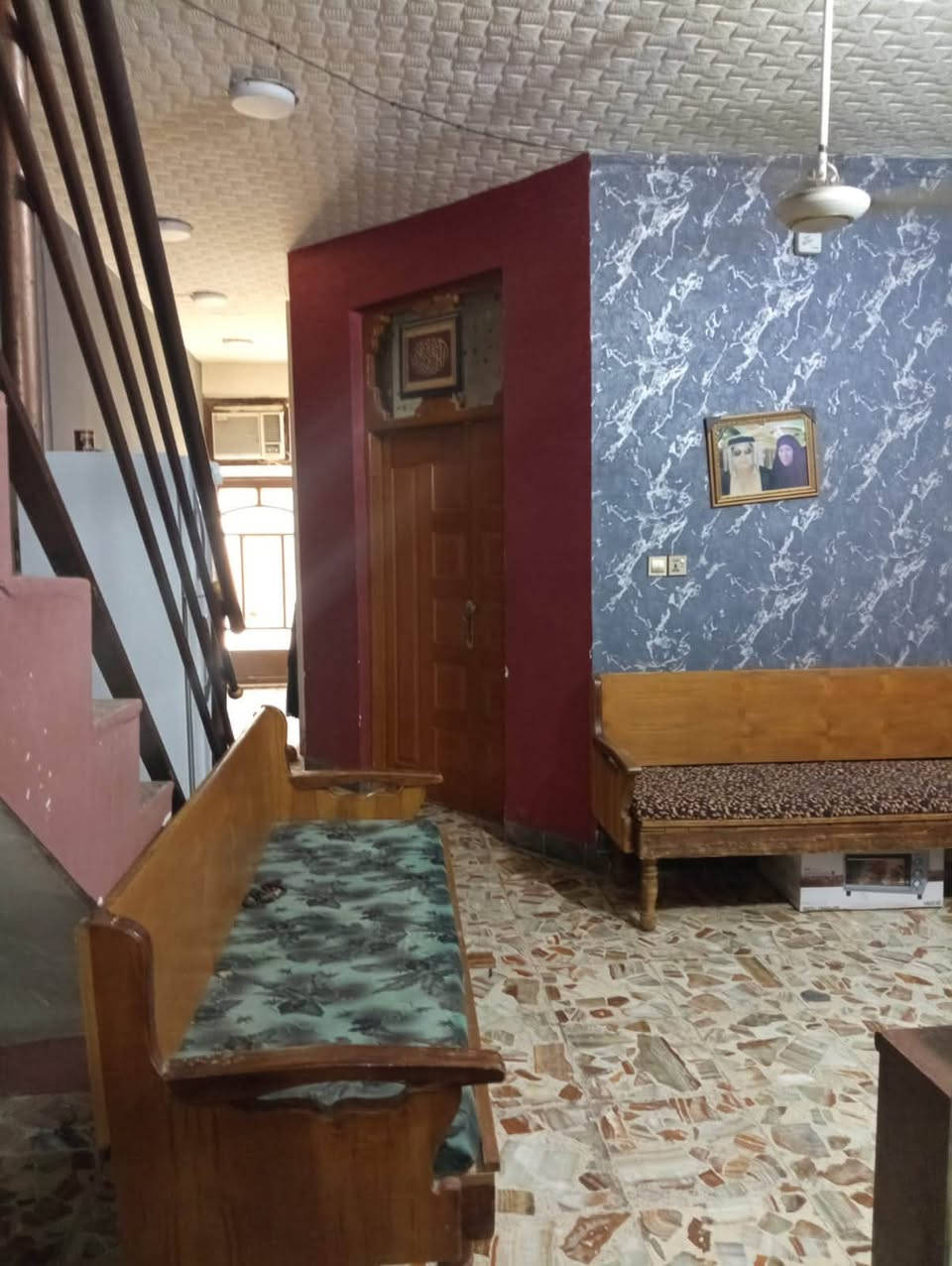 دار للبيع مساحه (100متر )
طابقين غرفتين نوم موقع حي الصحة مقابل مخبز الكورنيش طابو زراعي سند 25
خدمات كاملة تبليط السعر (160)مليون 
بي مجال الاستفسار /***********
***********
