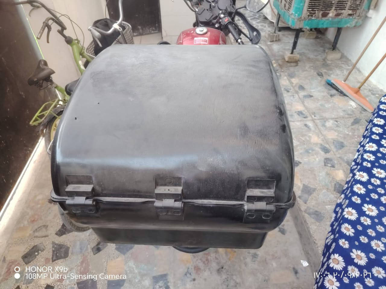 للبيع صندوك مال ليمونه الجبير الفول نضيف كلش مضموم صارله 3سنوات مصبوغ بخاخ يوكع بوصله وبانزين مكان بغداد حي الجهاد سعر عل خاص او واتساب ***********

نص مكتوب في الصور:
- HONOR X9b
- 108MP Ultra-Sensing Camera
- ١٧:٠٥ ٢٠/٠٩/٢٠٢٦
- IV: 14.10.2024 16:51