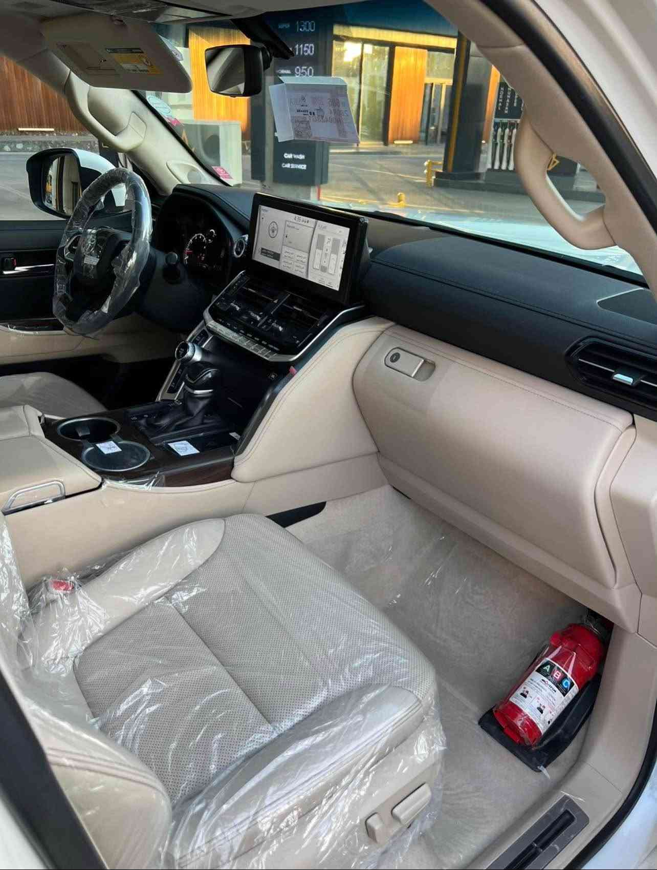 Toyota land crusir 2022  GXR   SAS  52000 km
Twin Turbo ٣ شاشات بلادی ساس

اللَّهُمَّ صَلِّ عَلَى مُحَمَّدٍ وَعَلَى آل مُحَمَّدٍ
-اخت زيرو بل كارتون

-مکفولە کفالة عامە 
(بدون صبغ - بدون بارد - بدون رمل - بدون حالوب ـ حتا دعاميات و اللحیات شرط بدون صبغ)

-تويتا لاندكروز موديل (2022) توين توربو
سياره زيرو شريكه ساز باب اولا
سياره مواصفات (GXR) تلاث شاشات بلادی
سياره (٦) سلندر توين توربو 

-سياره گير محرك بشرت مامفتوح و مابی ای خلل و صوت و بعدها ظمان من الشرکە 

- فول مواصفات  
(كوشنات جلد _ شغال عن بعد _ 
_ كاميرا _ كوشنات تدفيه و تبرید _ شاشه كبير
٣ شاشات بيلادي _ وايرليس شحن _   نيظام eco _ سلايت _ النزلاق _ثلاجه _ زينون _ حساسيات امامیە و خلفییە )

-سنویە و رقم و کلشی جدیدە حتی ٢٠٢٩ تحویل مباشر

-سیارة جدیدە مابیها دینار مصرف کلشی علی وظع الشرکە 

-مكان السیارە سليمانيه
-سعر 618 ورقە و مجال بسیط
-رقم تلفون *********** السليمانية, العراق
