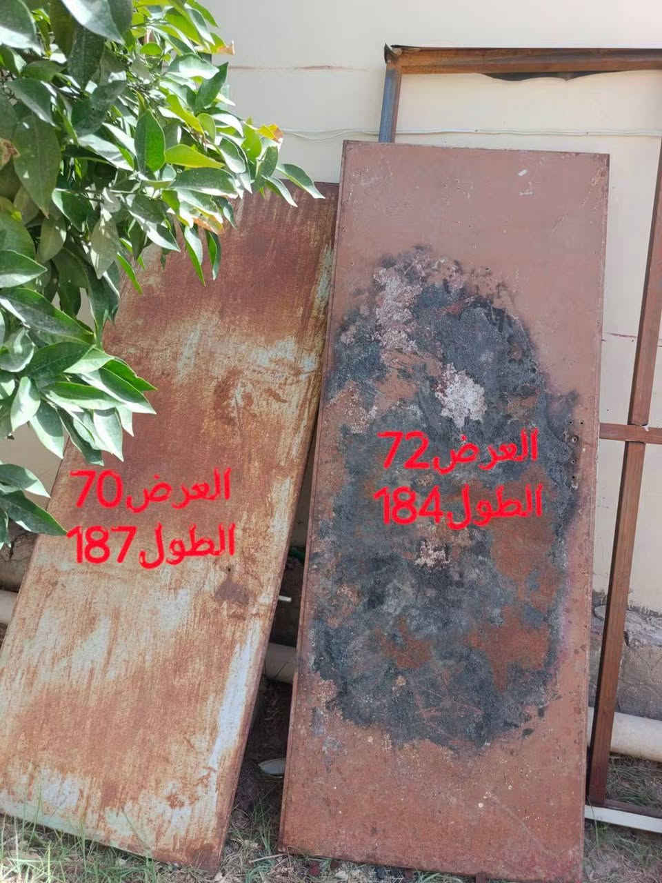 السلام عليكم
ابواب عدد2للبيع 
سقيفة3×2
ترهم جام خانه
التواصل
***********

نص مكتوب في الصور:
- الطول 3m العرض 2m
- العرض 70 الطول 187 العرض 72 الطول 184
