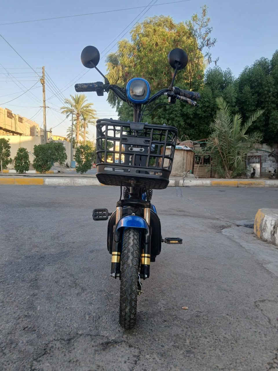 دراجه شحن للبيع حجم 14 بطاريات اربعه نظيفات وجديدات شرط على الفحص   مكاني التاميم***********
