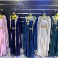 ملابس • ١٠٠قطعة • واتساب