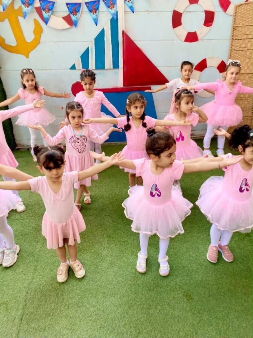 تعلن روضه وحضانه القبطان الصغير عن فتح باب التسجيل لأطفالنا الحلوين 

-تدريس منهج الاول الابتدائي (عربي انكليزي رياضيات علوم اسلاميه )لمرحلة التمهيدي  

برنامج ترفيهي تعليمي الاحرف والارقام العربي والانگليزي لجميع المراحل 
-محادثه باللغه الانكليزيه 
-السينما 🍿🍿
- السباحة 🏊🏽‍♂️🏊‍♂️🏊🏼‍♂️
-فن الرسم والاعمال اليدويه 🧋🎨🎨
- فن الاتكيت 🍴🍽🥄
- نشاطات حركيه 🏓⛹🏿🎳
- مسابقات وقصص📕📗
- نشاط الكراتيه🤺🥋
-نشاط. الباليه 🧚🏻‍♂️👯‍♀️
نستقبل الاطفال من عمر ٤اشهر الى عمر ٦ سنوات  ( تعليم ، ترفيه ، رعاية ، اهتمام  ، تطور مهارات ) 
أوقات الدوام تكون من الساعه (6:30صباحا إلى 1:00ظهرا ) دوام اضافي للساعة 3:00عصرا
خصم خاص للاخوه  👶🏻👧🏻
(جميع الدروس تقدم عن طريق اسلوب التعليم الحديث وليست وسائل التدريس التقليديه )
ملاحظه:
 تعقيم مرتين في اليوم لغرض السلامة ، نظام تعفير للروضه ، جهاز فحص الكتروني لحرارة الاطفال  
واجب علينا ان نقدم لكم كل ماهو جديد ومميز 😍😍
تتوفر لدينا خطوط لنقل الطلاب 🌹🌹
العنوان: بغداد -الشعب - شارع الاسواق المركزيه/ الشارع المقابل كليه الامام الكاظم الجامعه/بعد الاستداره مباشرتاً / وبعدها اول فرع على اليمين
للاستفسار مراسله واتساب او الاتصال على الرقم  : 
‏***********
