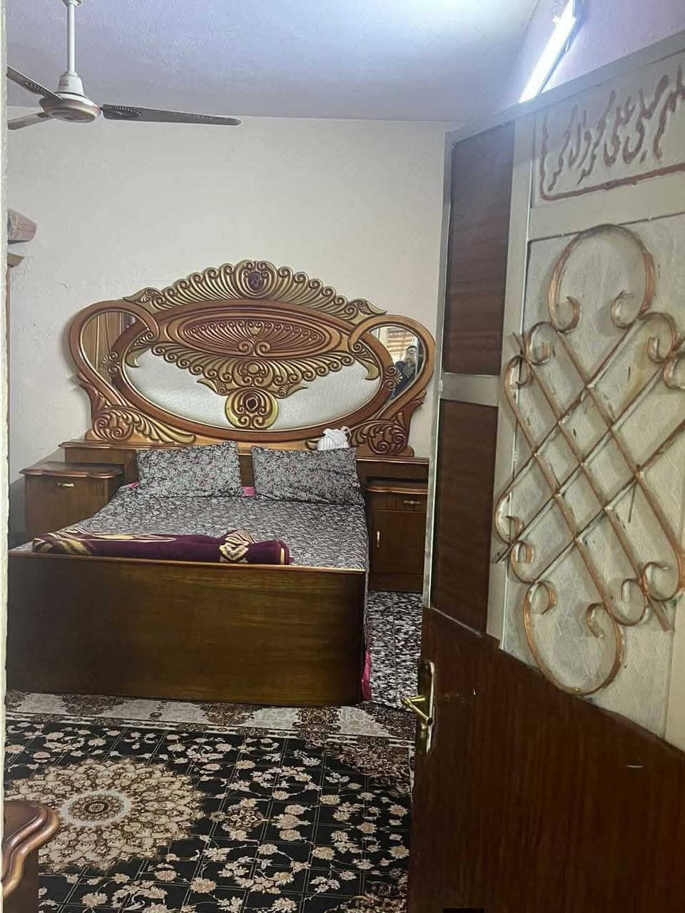 بيت للبيع حي النصر الاولى
فرع قاسم المضمد بيت طابو مساحة 150 متر طابق ونص
4 غرف نوم للاتصال ***********
