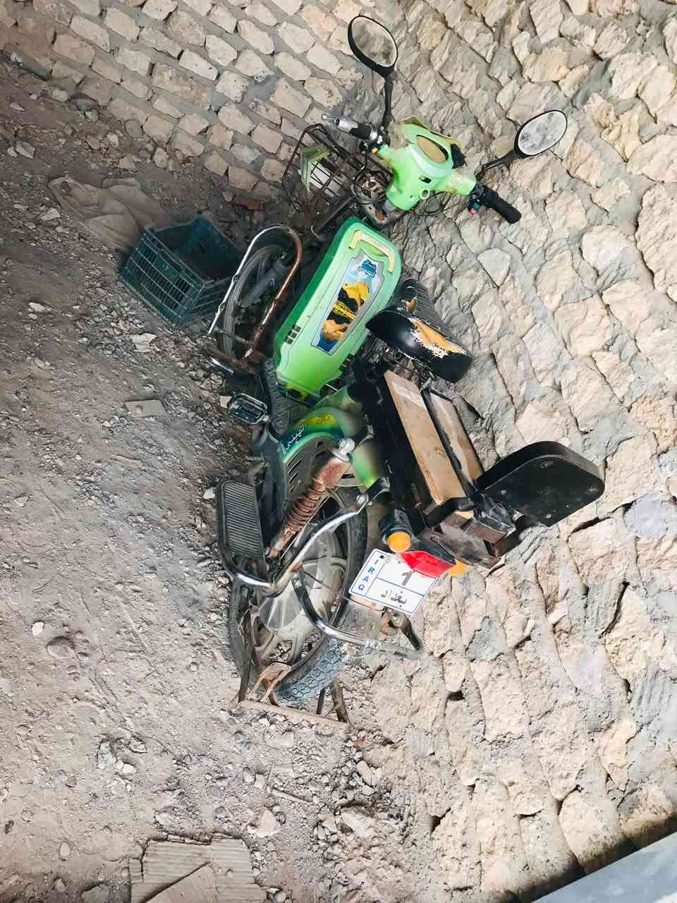 كشر بدون بطاريات مثل ما موضح بصوره شرط شغال ع فحص سعره ٧٥ الف وبي مجال مكاني هيت 
*********** اتصال واتساب
