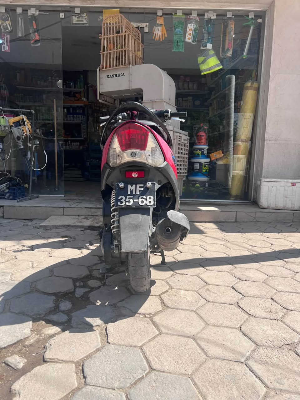 سلام عليكم شباب ماكس عدله للبيع دراجه بلادي فقط سلف مبدل  الدراجه سلف  ونهدر  نكره  بغداد الكراده  السعر 650 لرقم ***********
