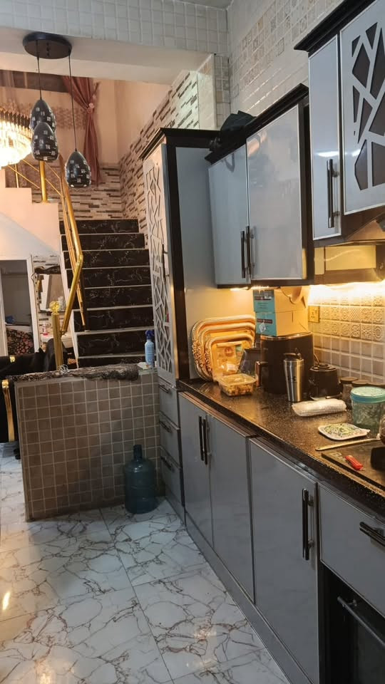 بيت طابو زراعي سند 25
المساحه 100 متر بناء حديث سنه 24 الموقع نادر كراغول قرب مول اهل الخير يبعد عن المول 400 متر البيت بناء جديد المنطقه مشموله حاليا خدمات مجاري مع التبليط والأعمال جاريه بالوقت الحاظر واجهة الدار 7ونصف والنزال 13 ونصف علما ان الدار يباع نقد السعر وأقساط ونظام المراوس اي استفسار الاتصال على الرقم التالي ***********
