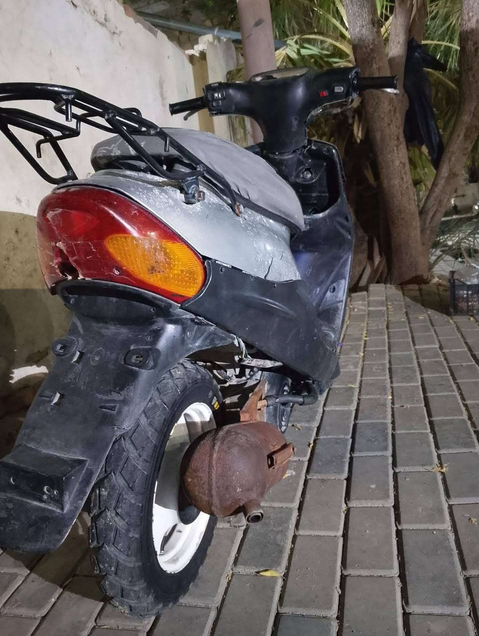 السلام عليكم دراجه بيجي رصاصي نضيفه تواير جدد وكهربائياتها شغاله سلف الدراجه ومجفته مرتين كلشي ماعايز بيها الدراجه مكاني سماوة وسعر 200وبيها مجال ..  والخاص مفتوح ***********
