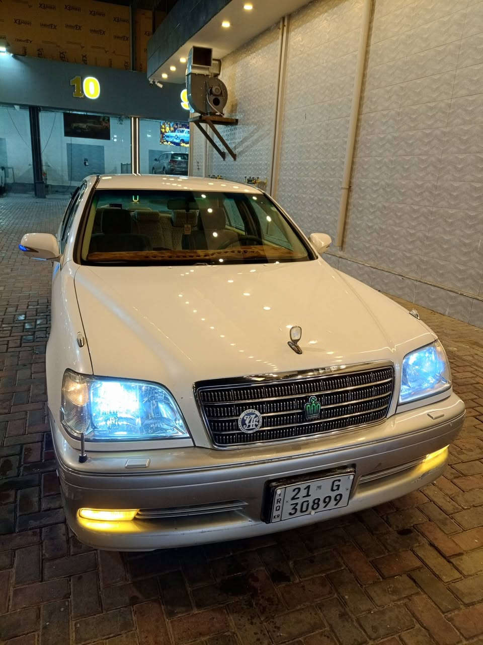 سلام عليكم
كراون ملكه 2000
4 دكم 
مكينه دي فور كبير  D4 الكبير
شاصي 75
برده خلفيه كهربائية 
تبريد خلفي ثلاجه 
4 كشنات كهرباء 
مرايات شفط وسكن واشاره وترحيب وهيتر
ماصدات كرستال جديد
شاشه انرويد 
تخم تاير جديد 
ويل نجمه نفطي 
تحويره نجف فوك وجوه 
دشبول هادي حتيته
صدر خلفي امامي جديد (حداديه)
السياره مكفوله من الكص والعيب الشرعي 
باسمي سليمانيه شرط التحويل 
موقع السياره بغداد نهايه حي اور 
السعر : 143
الستفسار : ***********
