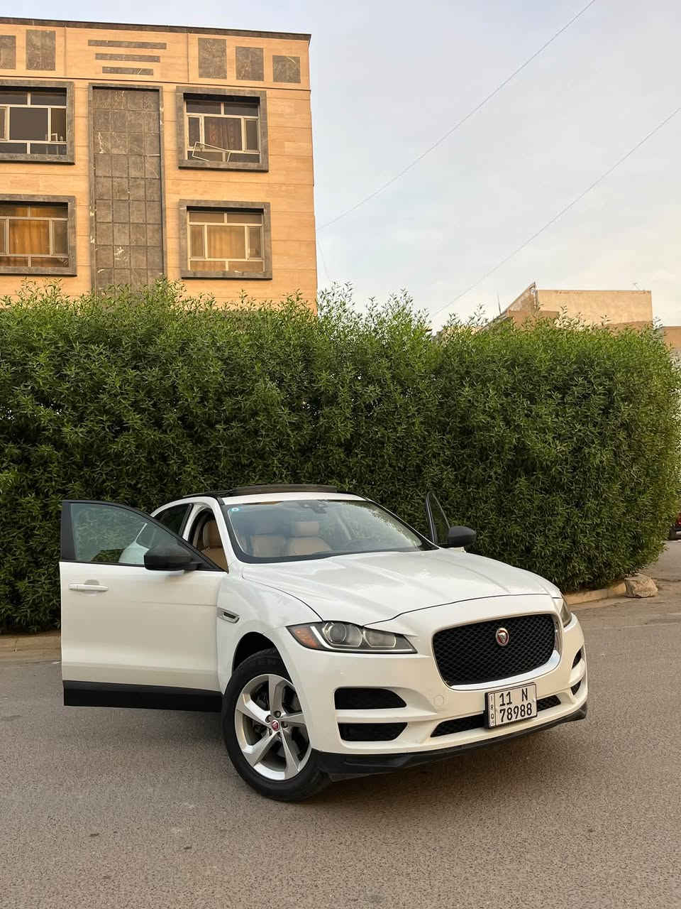 جاكوار اف بيس • ٢٠١٧ • ٦ سلندر