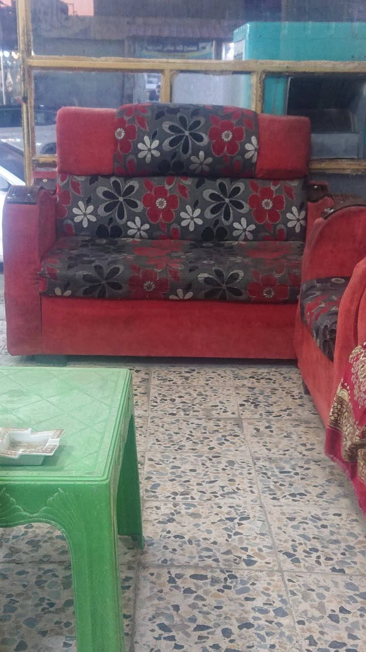 🛋️ للبيع قنفات عدد 9 مقاعد
مكان نجف حي ميسان 

📞 ***********

