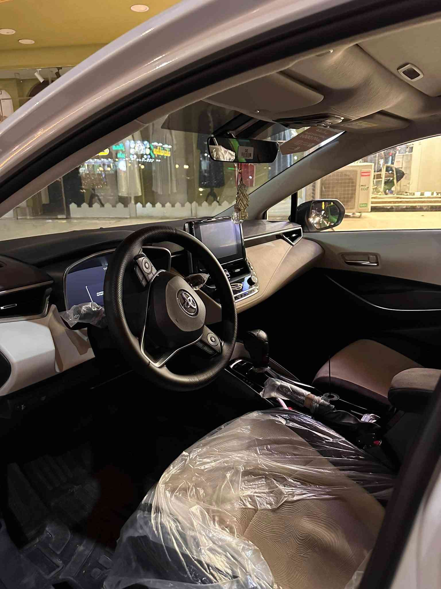 السلام عليكم ؛
كورلا ساس 2025 شركة ساس 
ممشى 7000km اخت الزيرو
اللون ابيض 
سلايد روف 
فول مواصفات 
مكفوله كفاله عامه من الزلغ وكلشي 
رقم اربيل تحويل مباشر 
مكانها تكريت 
للاستفسار الاتصال على الرقم *********** 
واتساب او اتصال

