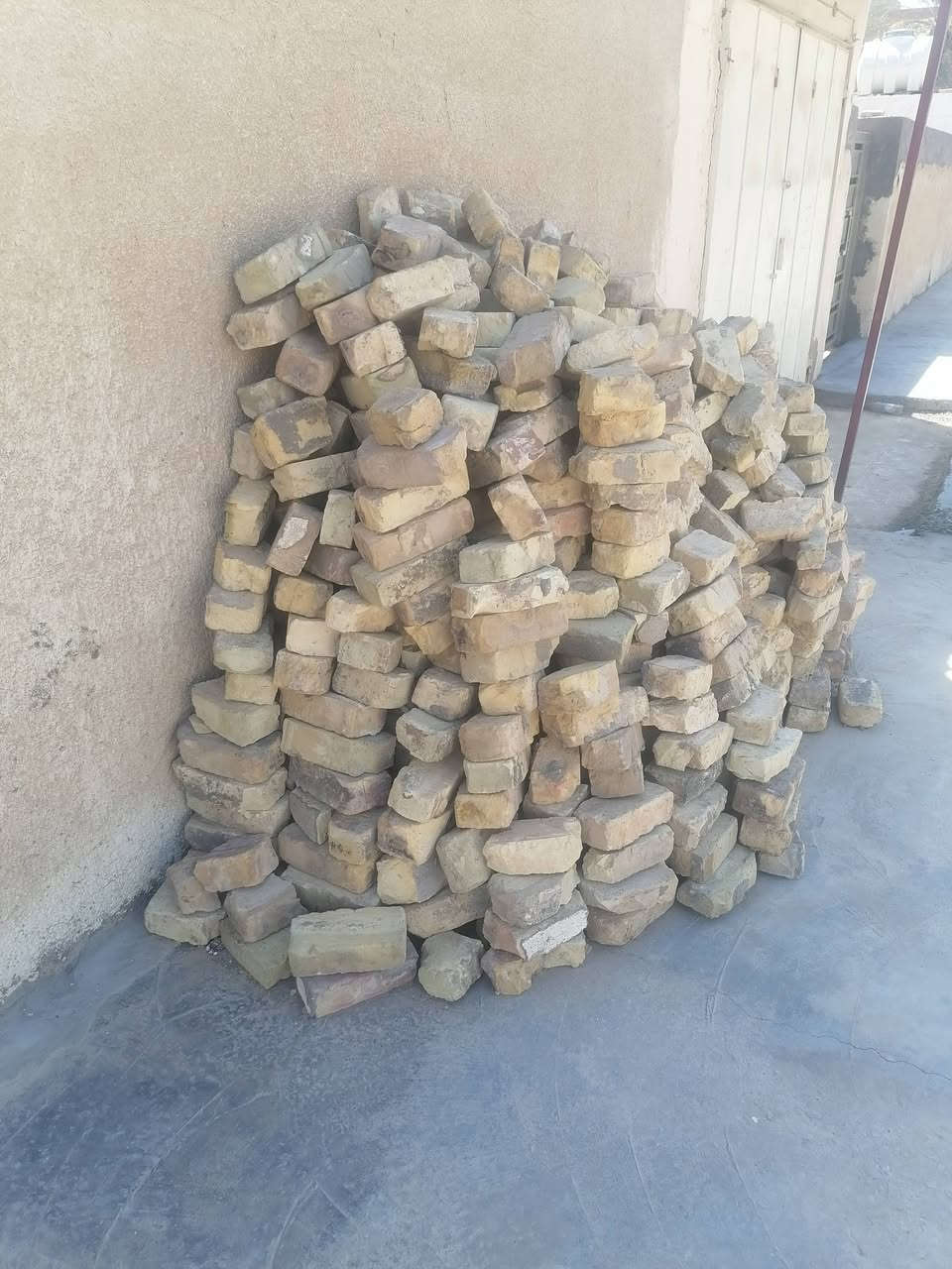 السلام عليكم
طابوق مستعمل للبيع السعر ب40 وبي مجال المكان بابل قضاء الهاشميه للاستفسار *********** واتس اب

