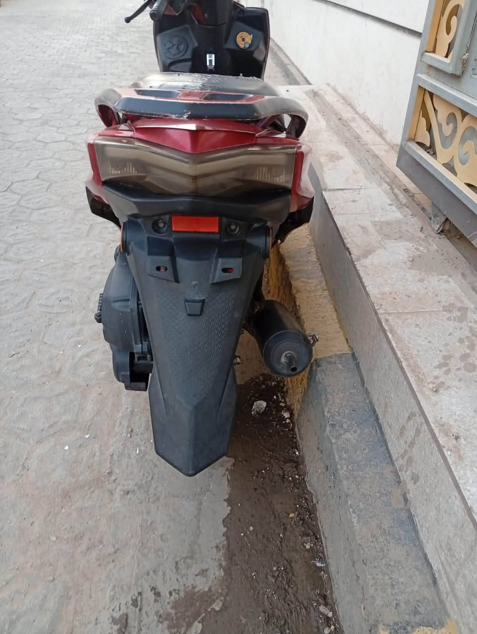 يالله للبيع دراجه سكنس صيني محرك فول كهربايات كلها شغاله مسجل او كامل تحويل ثانيوم بريكات بل مكان كيج بانزين سرعه شغال تايرات نضاف دبلين محرك هندر عدل مكاني الرمادي قرب شارع الذهب 
السعر 550 او بي مجال 
***********
