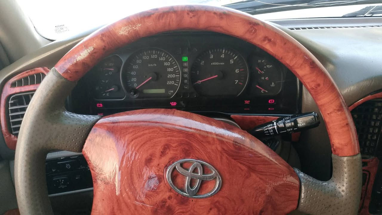 بيع مستعجل 80 ورقةلانكروز 2002
8 سلندر 
7 راكب 
مكينه 4700 بيها خيط تبخير 
تخم تاير جديد 
حداديه امامي خلفي جاهزه 
مصبوغة حزام الجماليه 
وتبديل جاملغ امامي ايمن 
نقص درايم شفتات امامي 
3 قطع تبريد نقص غاز  التواصل ***********
