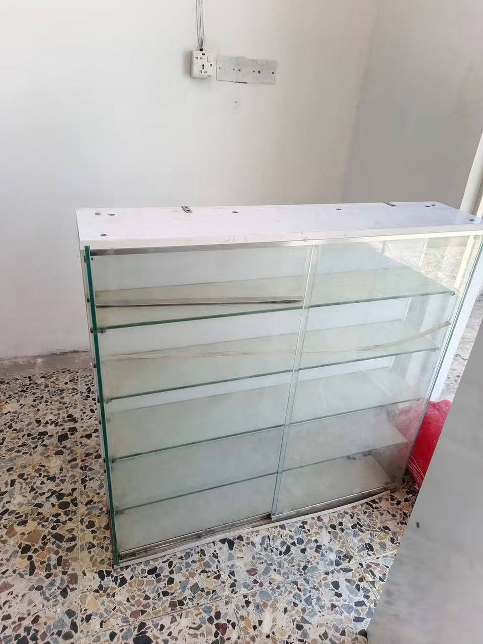 جام خانه عدد٣ تعليك يرهم موبايلات كوزمتك صيدليه 
سعر الوحده ٣٠ الف وبيهن مجال للشراي 
***********
