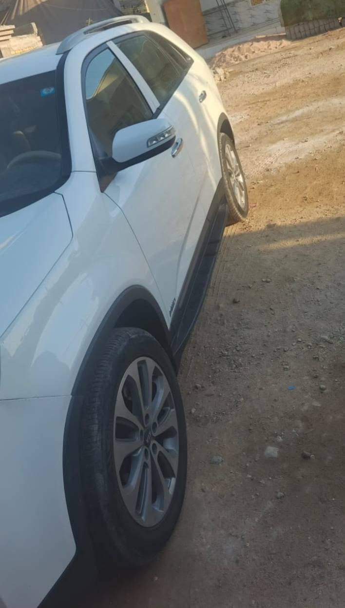 السلام عليكم ورحمة الله وبركاته
KIA سورنتو 2014
لون أبيض رقم بغداد نكليزي بسمي تحويل ثاني يوم
مكينه 4 أمريكي ضربه  خفيفه بنيد وكتاب الفحص موجود 
5راكب السياره حلوه خير من الله 
العنوان الناصرية سوق الشيوخ السعر جداً مناسب 
التفاصيل اكثر اتصل على ‏‪***********‬‏
