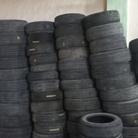 تاير مستعمل • مقاس ١٤-٢٠ • نجف شارع المطار