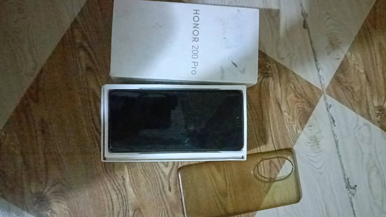 شباب عندي هاذه جهاز هونر 200 برو Honor 200 Pro للبيع 📱الحالة جهاز أخو الجديد، سم شحط مابي، وسم كسر وزلغ مابي (كلش دوم بحالة الوكالة).الملحقات: كارتونته وكل غراضه الأصلية ويا موجودة.الذاكرة: 512 جيجابايت.السعر المطلوب: 550 دينار(وبيه مجال بسيط للشراي المباشر .الموقع.. البصرة .. وهاذا رقمي *********** راسلوني عل واتساب

