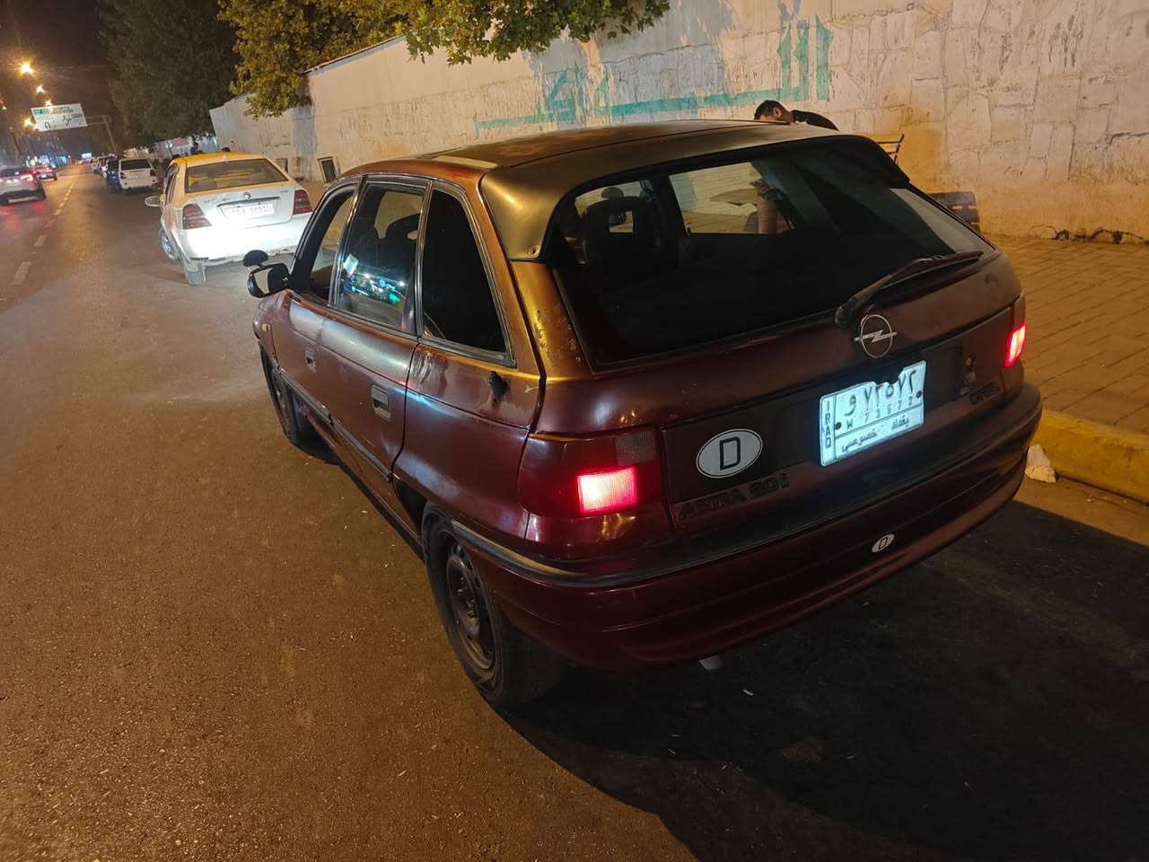 استرا 94 وارد ياباني
كير ومكينة فول  16
مال كصة جدد
درايم شفتات جدد
تايات نظاف
دبلات جدد
قفل مركزي عن بعد
بصمات ثنين 
وستيرن جديد
داخل كشنات جدد محدثة ودوشمة
ودشبول جديد
شاشة
السيارة مابيه صبغ فقط دوسة وحدة مع معجون  شوية
وجاملغ مبدل شركة
وشبر فوك جاملغ معجون
كوبون بانزين موجود
تاخذو الى حين ماتحولها
رقم اللماني تحويلها بلموصل
السعر 39
الرقم
50378248 ***********323 @
