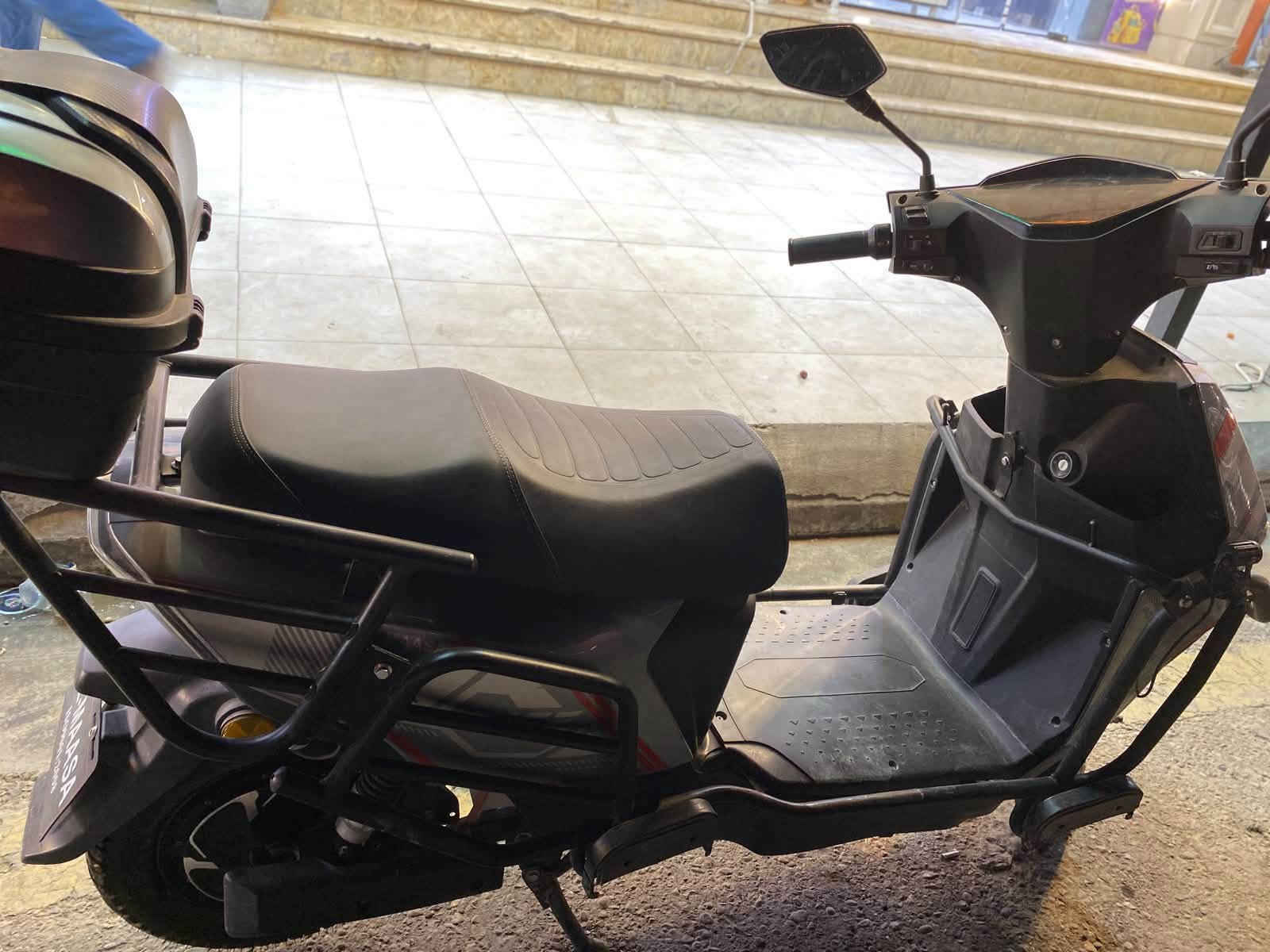 السلام عليكم اعيد النشر بسبب الوعود الكاذبه دراجه سكنس للبيع موديل ٢٠٢٥ الدراجه نضيفه من كلشي بعدهي جديده احله من الصور سويج بصمه كارت مانع السرقه السرعه ٩٩ بلوتوث شاحنه البطاريات جدد فول الدراجه كامل المواصفات ماناقصها غير سايق يشغل ويطلع السعر ٧٥٠ وبيها مجال العنوان الفلوجة الاستفسار ***********
