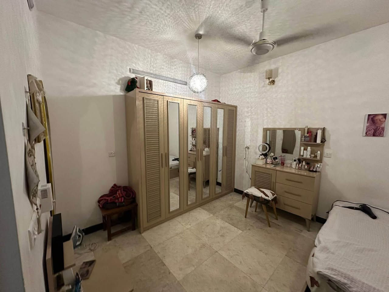 🏡 دار حديث للبيع – فرصة مميزة

📍 الموقع: زيونة 710 (قرب الشارع العام)
📐 المساحة: 50 متر
▫️ الواجهة: 5 متر
▫️ النزال: 10 متر

✨ التفاصيل:
• 4 غرف نوم
• صالة مريحة
• مطبخ
• 3 خدمات
• تصميم عملي مناسب للعوائل

🏢 مكتب الودق للعقار
📍 الفرع الأول: زيونة – قرب نادي بلادي 710
📍 الفرع الثاني: شارع فلسطين – قرب كلية الرافدين

📞 للتواصل:
***********
***********

💼 نستقبل جميع العروض السكنية والتجارية
🎥 عرض وتصوير مجاني

🔥 لا تفوت الفرصة – بيت جاهز للسكن بموقع ممتاز
