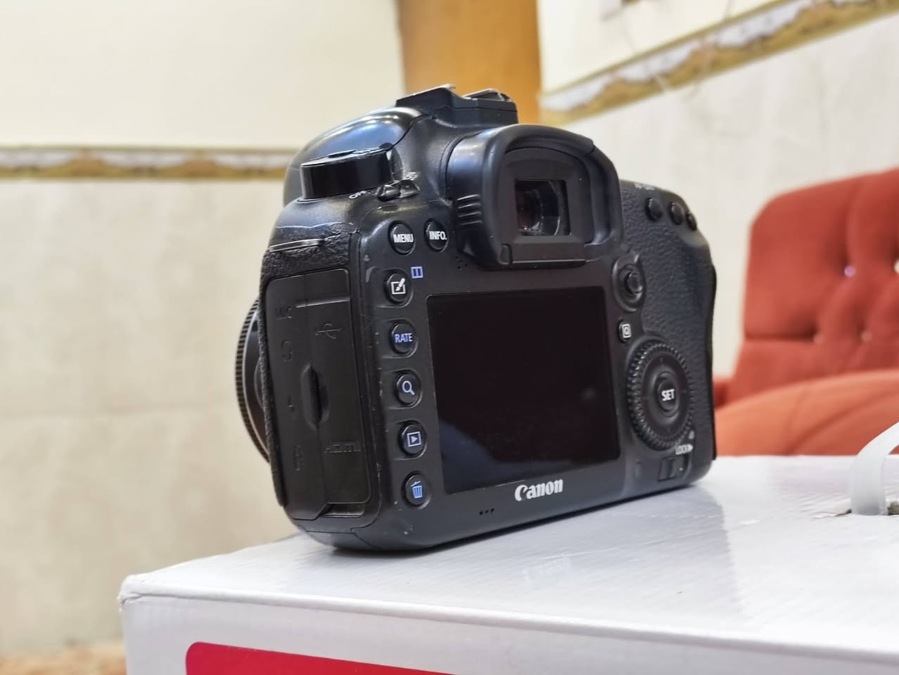 كانون 7D Mark II • عدسة ٢٤مم f/2.8 • نظافة ٩٠٪