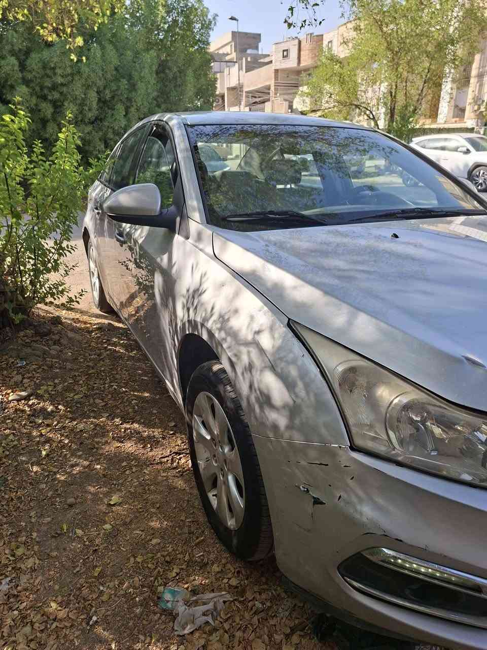 سلام عليكم
شوفروليه كروز 2016 خليجي 

🔹 محرك 1800cc تنفس طبيعي
🔹 شاشة تدعم Android Auto & Apple CarPlay
🔹 مداخل AUX + USB
🔹 مداخل شحن
🔹 كاميرا خلفية
🔹 ويل كب 
🔹 LED نهاري
 السياره ماشيه 165الف كيلومتر

الضرر والصبغ:
السيارة صبغ قطعتين، باب وجاملغ امامي جهت السايق بدون دواخل وبيهه مكانين بارد وطخه ملصحه ممصبوغه 
 
 ومثل متشوفون ب الصور 

 السعر:   70  @إشارة وبيها مجال إن شاء الله

📍 الموقع: بغداد – شارع فلسطين او الشعب

***********
واتساب واتصال
.
