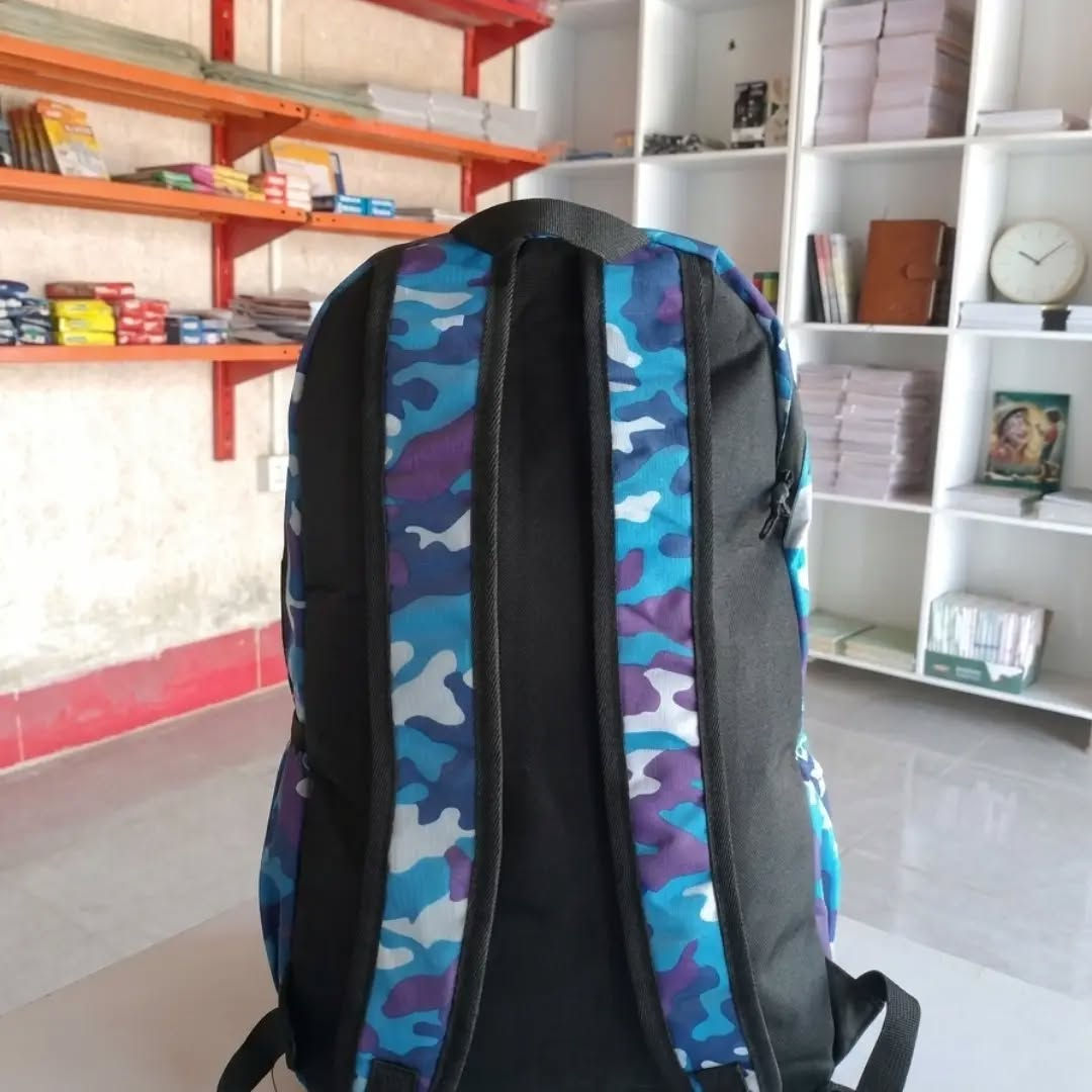 🎒 حقيبة مدرسة عملية وأنيقة لأطفالكم! 🎒
​استعدوا للموسم الدراسي الجديد مع هذه الحقيبة المميزة والمريحة
​✨ مميزات الحقيبة:
​🪶 خفيفة الوزن: مريحة جداً للأطفال ولا تسبب أي ثقل.
​🏫 مناسبة للمرحلة الابتدائية: تصميم مثالي يناسب البنين والبنات.
​🧵 خامة عالية الجودة: مصنوعة من الكتان القوي والعملي لتحمل الاستخدام اليومي.
​& راحة إضافية: ظهر مبطن بالأسفنج لحماية ظهر التلميذ  وتوفير أقصى درجات الراحة.
​📍 متوفرة الآن لدى: مكتبة الأبرار 

بسعر  6000 دينار 

🏠 العنوان: قرب القائممقامية - قضاء الغراف
🛵 خدمة التوصيل: متوفر التوصيل السريع داخل قضاء الغراف.
​📲 للحجز والاستفسار عبر واتساب:
📞 ***********
📞 ***********

نص مكتوب في الصور:
- TACTICAL ELITE 25L - Durable Fabric CAMOUFLAGE COLLECTION