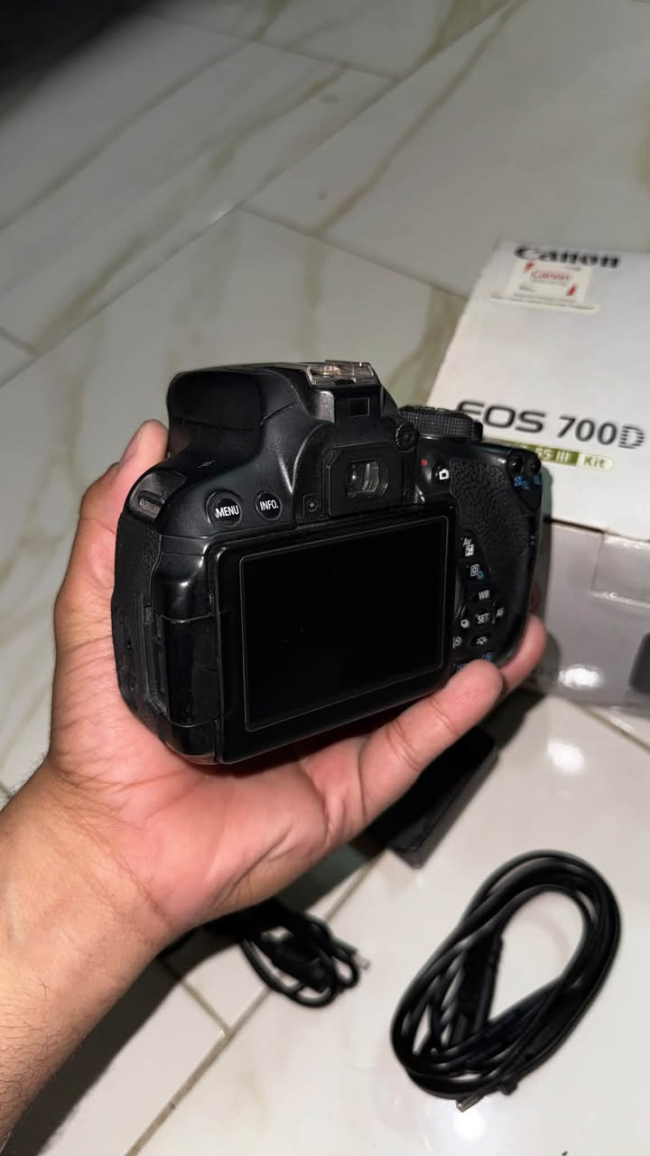 1-كامره canon 700d + عدسة canon 50mm للبيع كامل المحلقات ب 325 الف و بيه مجال بسيط
2- رونن ويبل اس كامل المحلقات نظافه 95% استخدام قليل ب ٢٠٠ الف و بيه مجال بسيط 

3- l-praket ب ٢٠ الف و بيه مجال بسيط 

العنوان بغداد شارع فلسطين 
للاستفسار ***********
او مراسلة على ماسنجر
