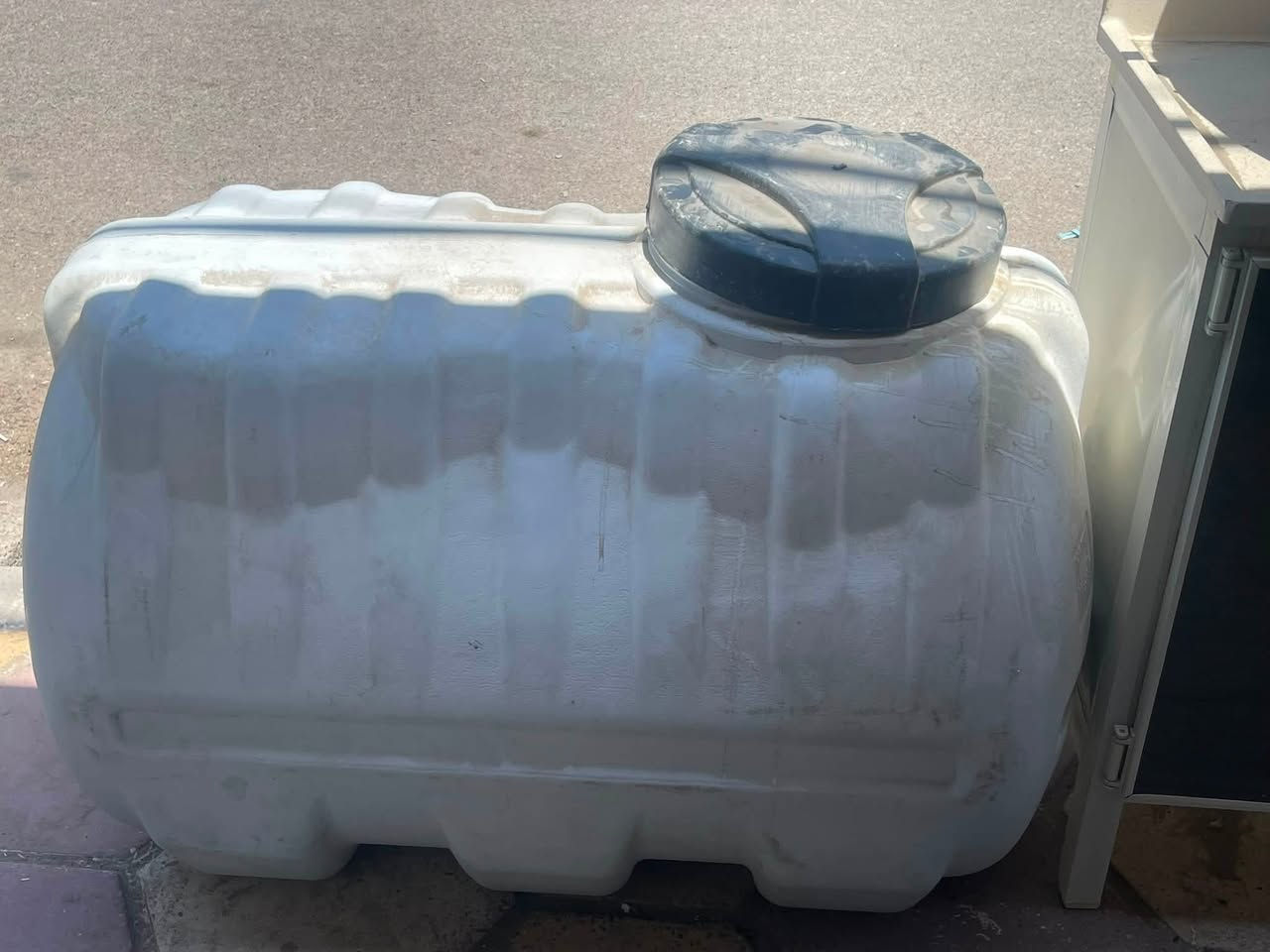 غراض مستعملات للبيع سنك مترين مرمر احطاطه كلش نضيف وميز متره تركي وخزان مي ابو 500 لتر كلش نضيف ***********
