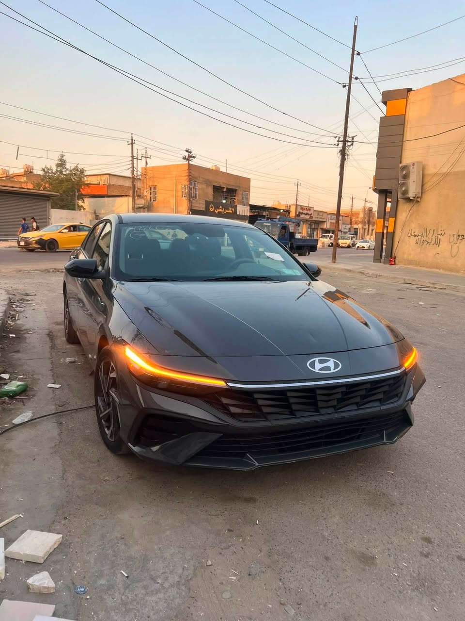 # السعر ١٣٧. تلفون ***********
سلام عليكم النترا مديل 25 SEL دخول جديد منفيس ابسمي مواصفات بصمه تشغيل عن بعد ترحيب أبواب مكينه 2000 دوش تبريد شاشه شحن وايرلس ثلاث وضعيات قياده ويل حجم 17 داخل عسلي فول رادارات وبقيه الموصفات المتعارفه لسياره جديده حيل جديده بوضع الشركه ماشيه 4mi فقط يعني زيرو ترايها مال شركة حادثها سطحي فقط البنيد تبديل اصلي نفس اللون بدون دواخل بدون كلشي ايرباك فقط ستيرن والسياره جديده بمعنى الكلمه وصور الحادث مرفقه بل منشور

نص مكتوب في الصور:
- BIDCARS