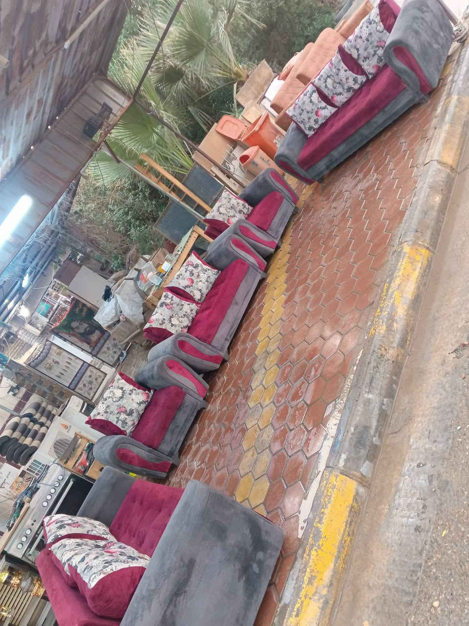 طقم ١٠ مقاعد • مستعمل نضيف • العزيزيه باب الحاره