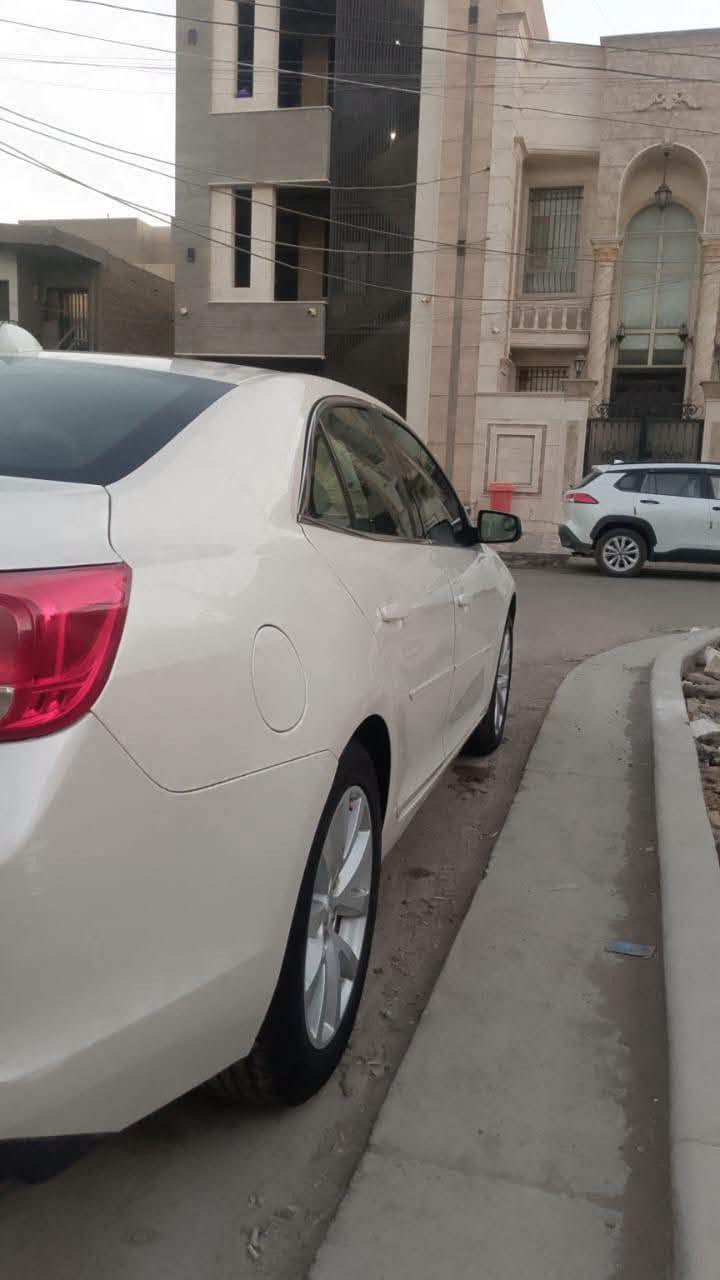 بيع او مراوس 
السلام عليكم اخواني السيارة للبيع ماليبو 2014 فئه LTZ PLUS الوان ابيض صدفي فول 1/1 سياره ماشيه 200 الف كيلو رقم بغداد فول اعلى فئة تجي بالماليبو المقدس مكينه 2500  تنفس طبيعي الحديث بضبط 

المواصفات سلايت طكتين كشنات جلد كهرباء غرفه لوان اسود ودشبول لونين هم شاشه جبيره قلابه + قاصة وشاشة اعطال + كامره دواره رادار امامي وخلفي وجانبي تحديد مسار ونقطه عمياء نضام ملاحه مسجل ماركه pioner فول صوتها 9 دمامات بلادي بصمه تشغيل و4 بيبان  بصمه وصندوك بصمه ويل 19 بلاد رياضي جان بيه بس بدلته بويل كمارو 18 تاير 235/50/18 علمود الطسة تخم جديد دبل كزوز نضام ترحيب لايت عدسه  بلاد كشن ذاكره خزن + ستيرن متحرك اشاير مري + مري قلابه ويه RوD تحكم ستيرن فول + كروز سرعه بك لايت لد سوار بلادي قفل اطفال بلباب + اناره لد بلبيبان وبالدشبول بلادية سيارة جديدة 

حادث شويه بل دعاميه اماميه صور الحادث مع التقرير على الخاص
الاتصال على الرقم ***********سعر ها 110 ورقة وبيها مجال 

مكان بغداد اليوسفيه ناحية الرشيد
