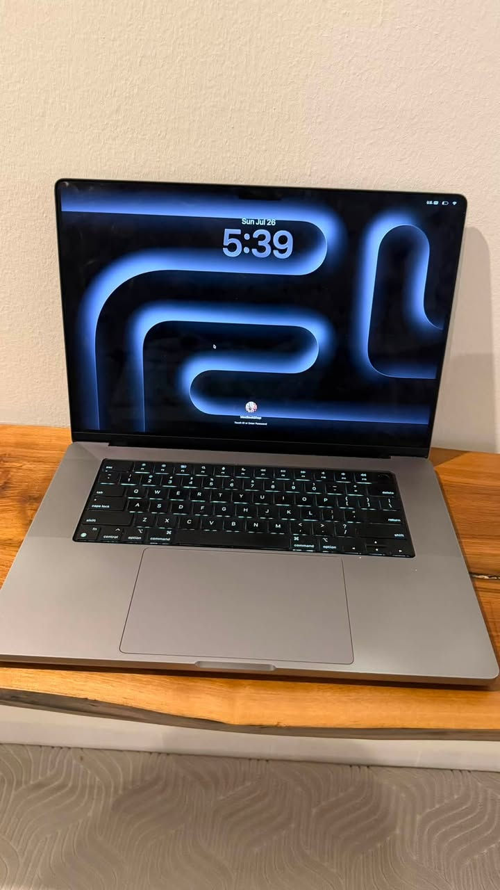 macbook M1 Pro 2021
battery 84 
cycle count 370 
512g hard
ram 32gb
***********
erbil
1050$

