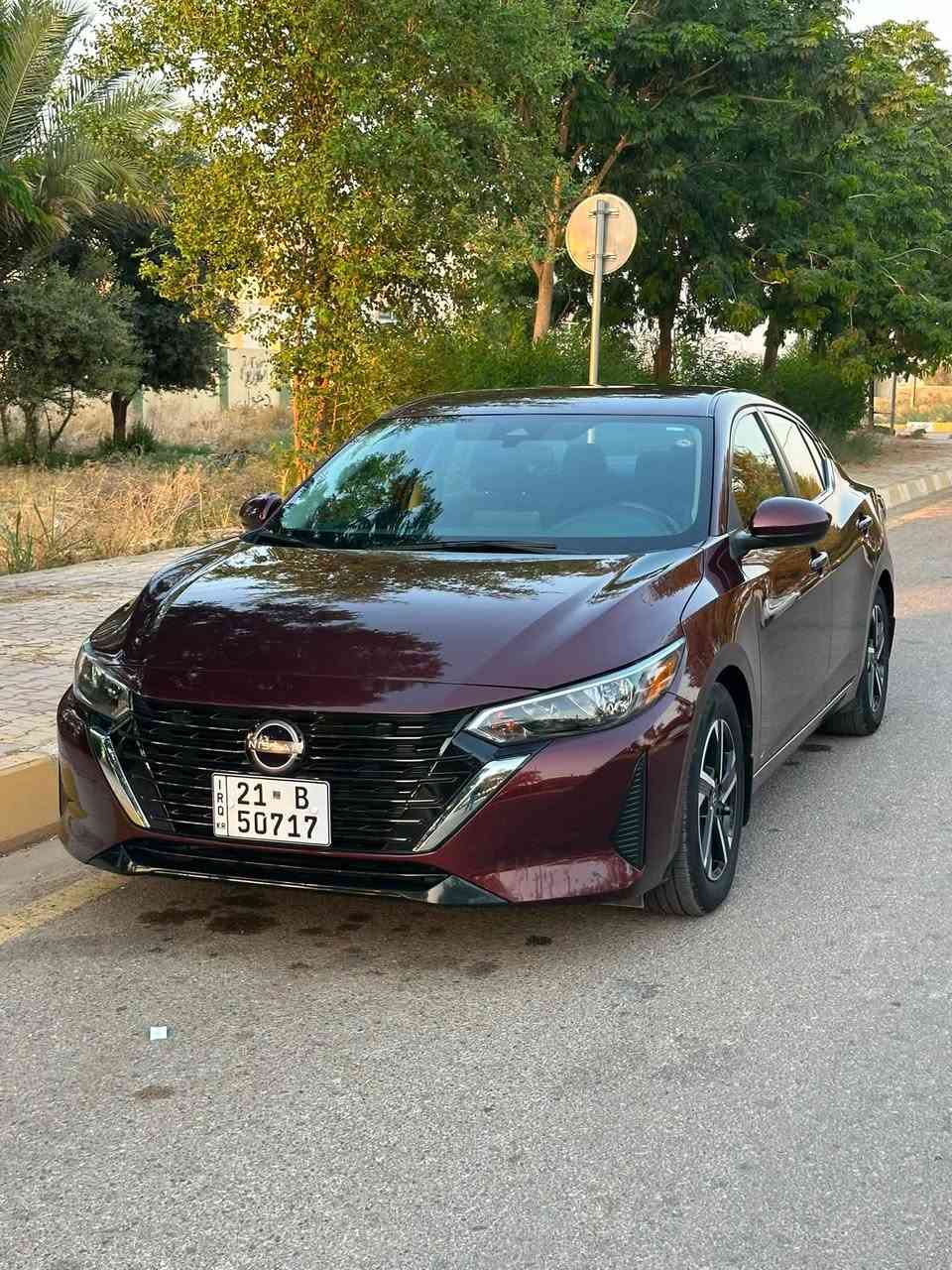نيسان سنترا 2024 فئة SV
اللون : ماروني
المحرك : 2,0 تنفس طبيعي 
عداد المسافة : 25 الف كيلومتر 
رقم الشاصي : 3N1AB8CV6RY276144

ضرر السيارة خلفي ( بجم كبس )
بيها صبغ قبغ الجنطة من يم الرقم

رقم سليمانية بأسمي تحويل ثاني يوم
هزة وسنوية كله جديد بس تروح تحول

سعر السيارة 152 ورقة قابل للتفاوض بالمعقول
ما تعجبك السيارة اكرمنا بسكوتك واعبر المنشور 
مكان السيارة ديالى قضاء خانقين 
للتواصل والاستفسار : ***********

موصفات السيارة كالاتي :

بصمة تشغيل 
بصمة الأبواب الأمامية 
تشغيل السيارة عن بُعد
مثبت سرعة ذكي
تنبيه النقاط العمياء
بريك طوارئ تلقائي 
تنبيه خروج عن المسار
كاميرا خلفية دوارة 
حساسات خلفية 
نظام صوتي Bose
شاشة تدعم ابل كاربلاي واندرويد اوتو
