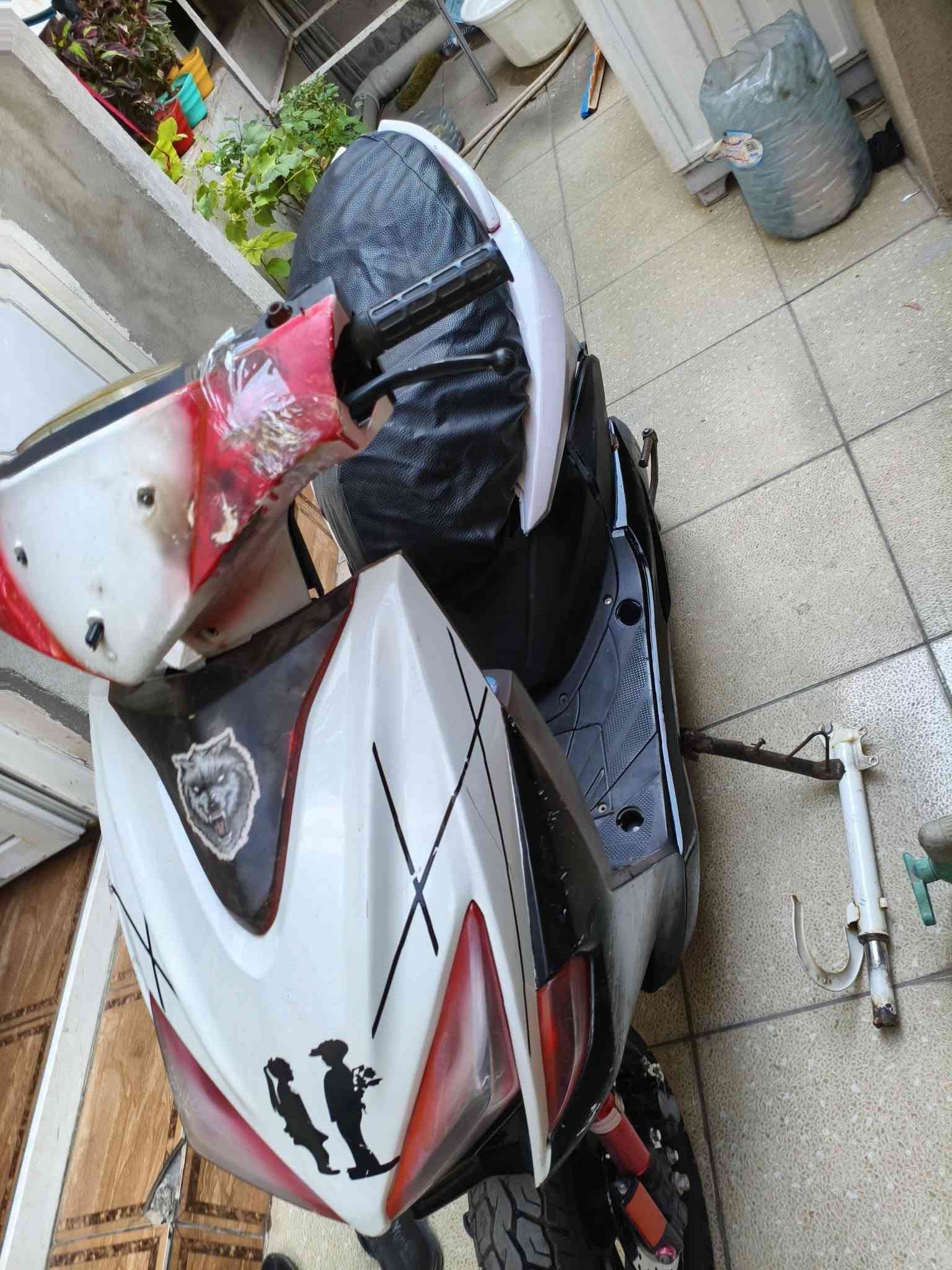 سلام عليكم ماكس ياباني كهربائية سلف هندر كلها شغاله صالنصه سبورت مكينه ناعمه سعر : 250 وبيها مجال رقم : *********** تواصل واتساب
