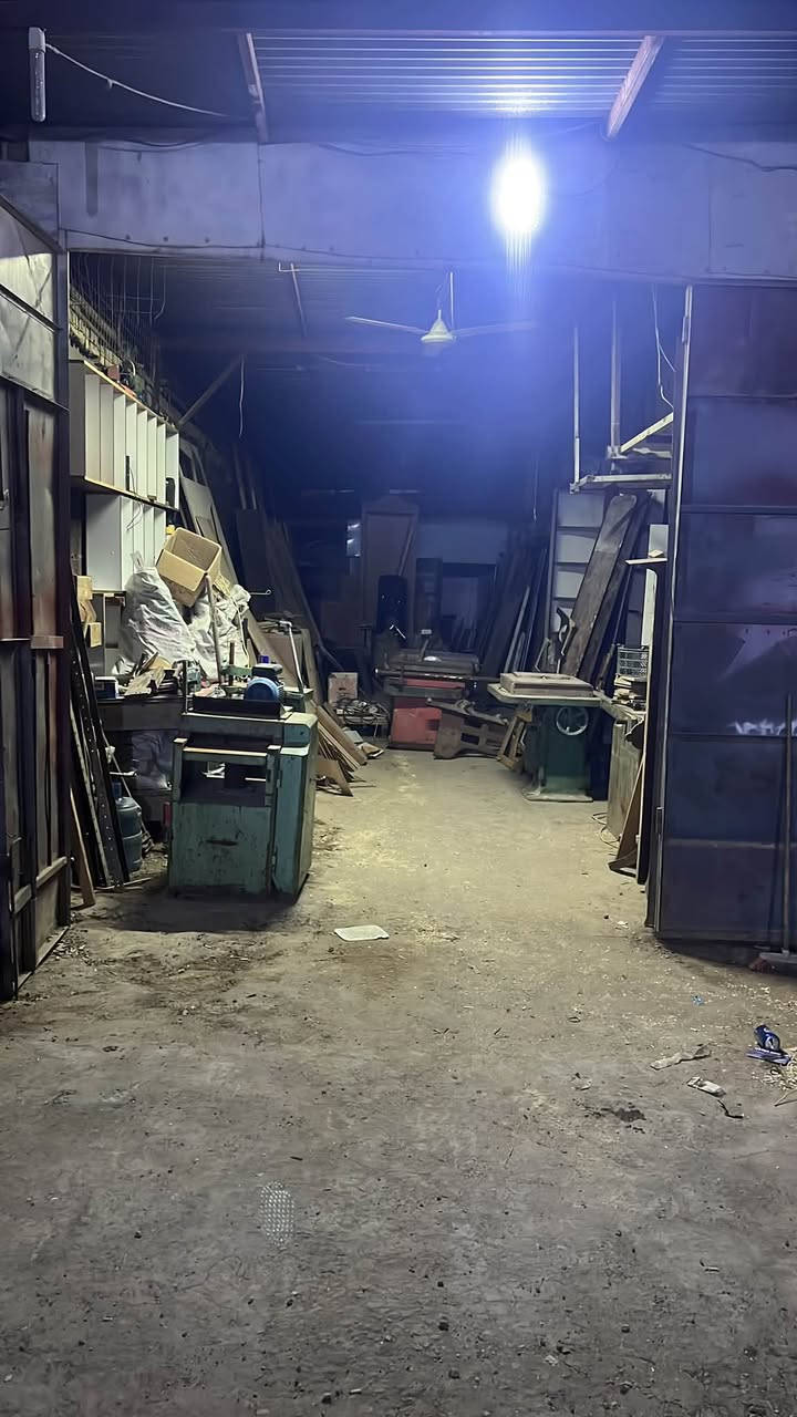 معمل نجاره متكامل للبيع مكانه بغداد مدينة الصدر الكياره

منشار تركي عربانه 120 سم
رنده سوريه
منقار
دبل 
فريزه
كمبريسر
48 فخه المانيه متر وفوق
6 سكنجات +2 متر
خشب زان
عدد يدويه

***********
