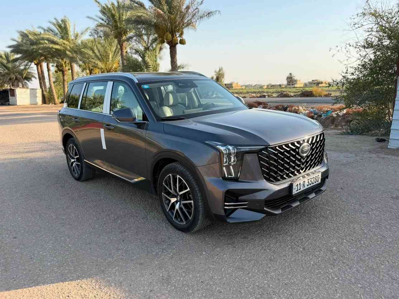 سلام عليكم . . . GS8 موديل 2023 فول مواصفات 7 راكب رقم بغداد ماشية 55 الف بصمه بنوراما داخل ابيض جلد كشن حار بارد تحكمات 4كامرات تشغيل عن بعد مري شفط وباقي المواصفات المعروفه السياره بيه طخه بين البابين فقط والباقي مكفول السعر 188وبيه مجال للستفسار ***********
