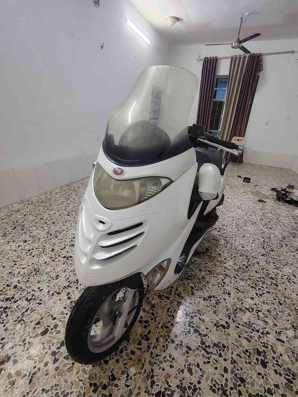 يا الله دراجه كايمكو محرك250cc مسجل رقم وسنويه تحويل ثاني يوم سعر900وبي مجال مكان رمادي بريشه هاذ رقمي للتواصل ***********مو شراي لا تعبني ولا اتعبك
