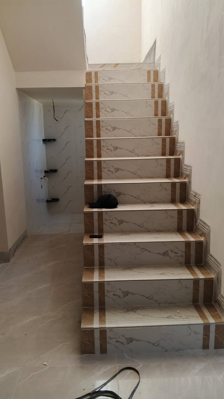 سلام عليكم 
بيت للبيع حي الأطباء طابو زراعي 
كاع دحام 
شارع الثاني الرئيسي
بيت صفر / بي نقص بوب داخليه وسقف ثانوي 
السعر المطلوب 57 مليون بي مجال 
***********
