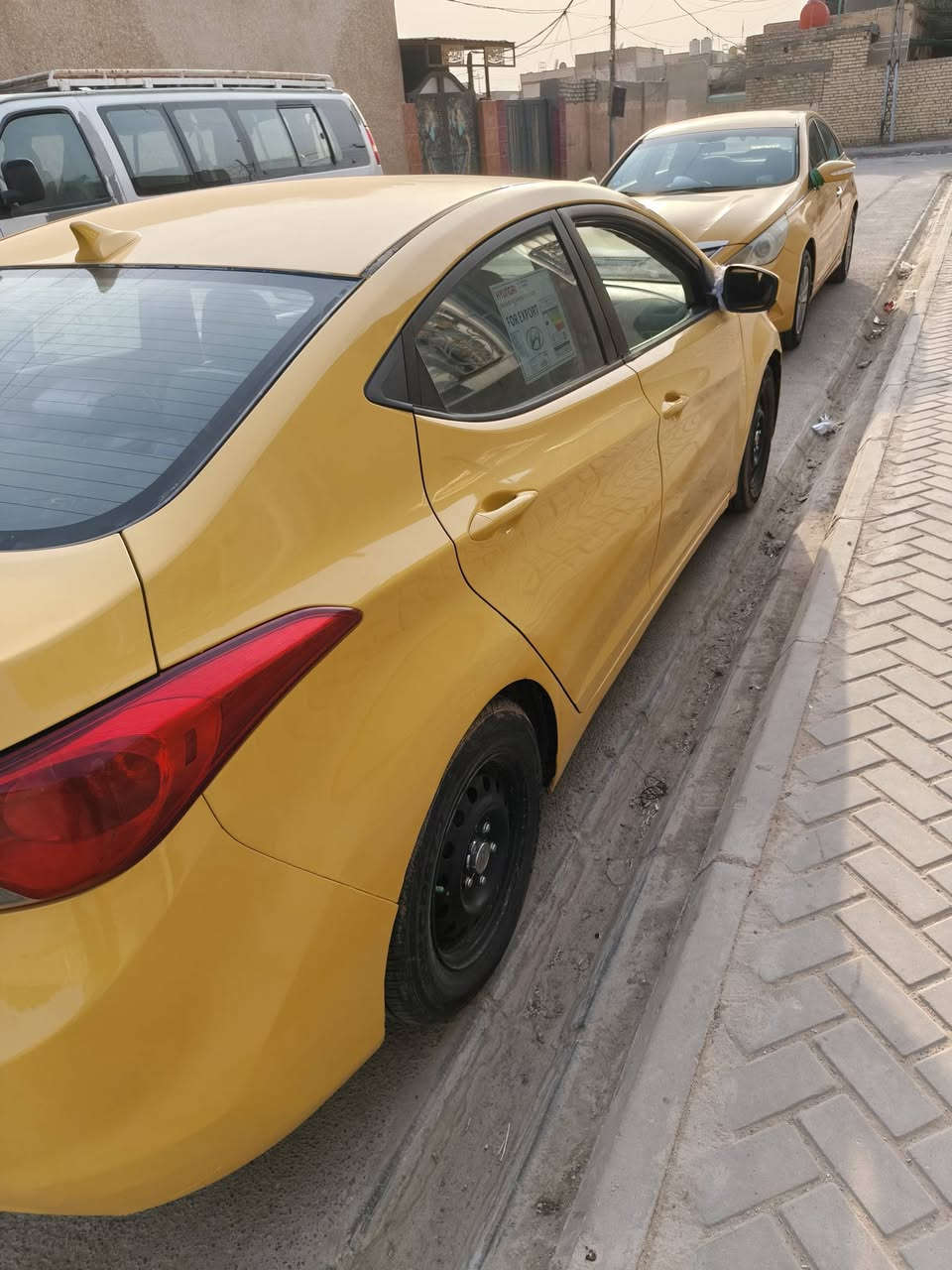 سلام عليكم النترة مديل 12 امريكي مكينه 2000 
ظررها بس البنيد بدون دواخل 
مكينه وكير وحداديه بحاله جيدة اسعر 78 
اني مكلف بنشر مكان سيارة سماوه مركز مدينه 
تصال علا صاحب ارقم ***********

