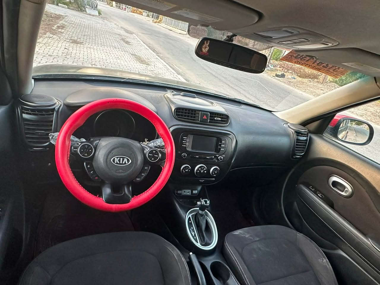 السلام عليكم سول موديل 2019
ماشيه 66كير ومحرك وحداديه جدد 
تخم تاير جدد رقم بغداد 
بيها مكانات صبغ مكاني بابل 
السعر 87وبيها مجال بيع مستعجل 
رقمي ***********
