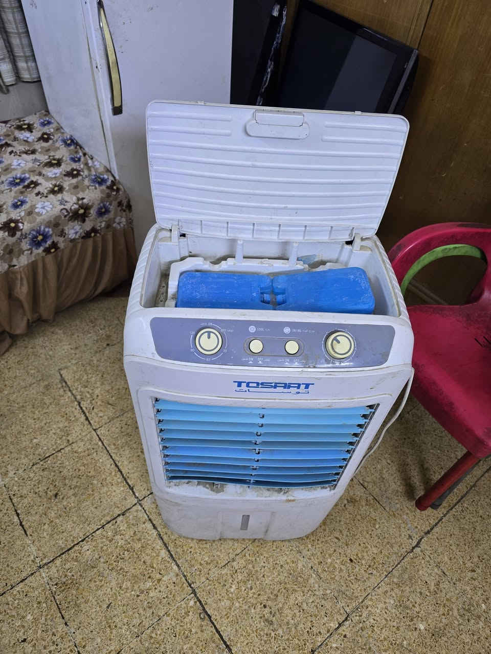 ثلاجه مامصلحه ابد 12 قدم قفل 100 خبازه حجم كبير جديده نهايته 25 مبرده هوها قوي 3 سرع ثلج قفل 50 معصاره فواكه جديده قفل 20 ليحب يتصل ***********
