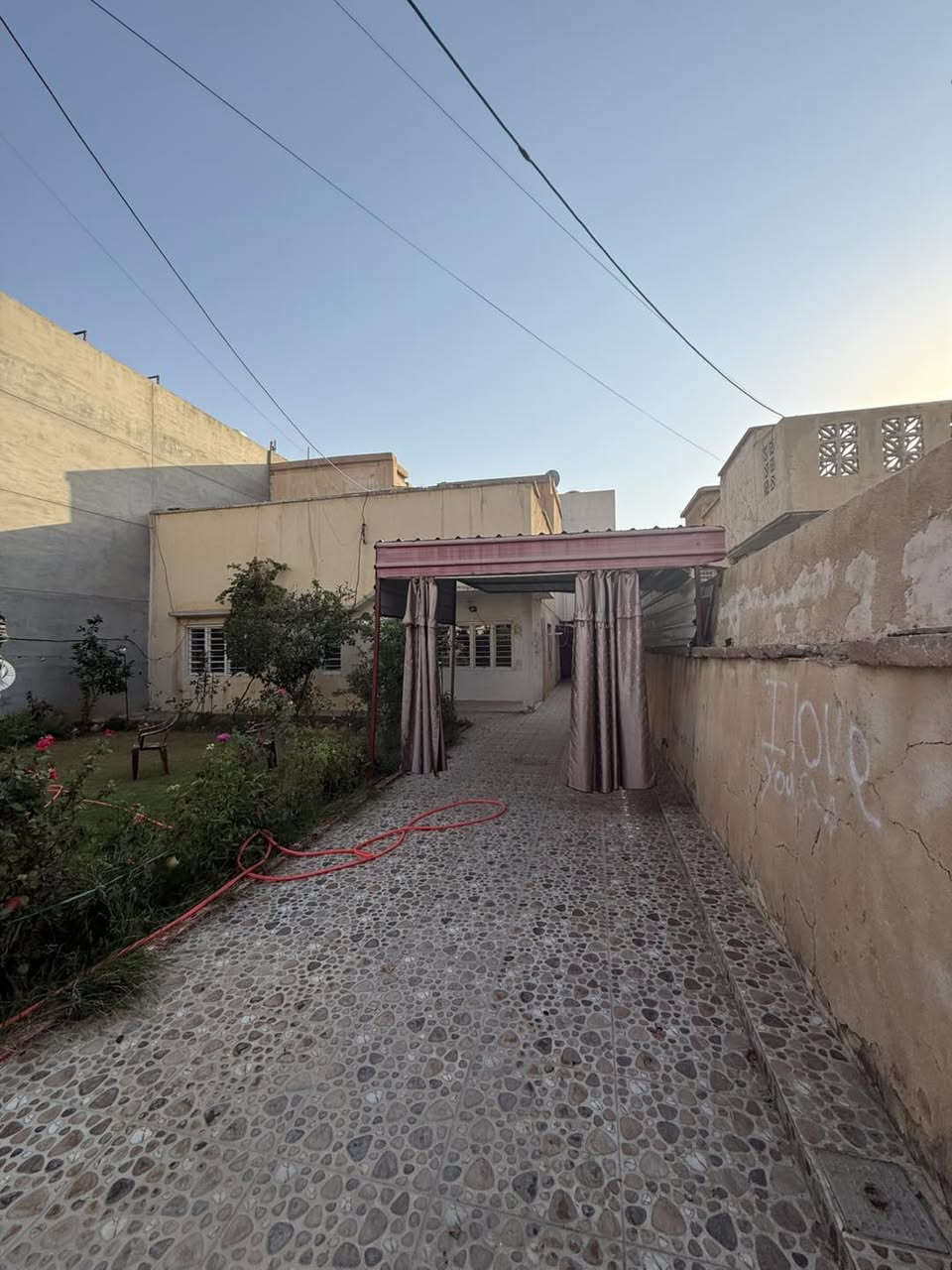 🏠✨ دار للبيع | 368 متر ✨🏠

فرصة مميزة للشراء بموقع هادئ ومناسب للسكن أو الاستثمار 📍

📐 المساحة: 368 متر
🚪 الواجهة: 12 متر
🏗️ نوع البناء: قديم

✨ المميزات:

• موقع مميز وقريب من الخدمات
• مناسب للسكن العائلي أو الاستثمار
• شارع منظم وسهل الوصول

📍 الموقع: تسعين – خلف البدالة

💰 السعر: اتصال على ارقام المكتب 

📞 للاستفسار والتفاصيل:
يرجى التواصل على الخاص

🏢 مكتب الفيصل للعقارات والاستثمار
📍 كركوك – نهاية شارع القدس – مجمع فلوريا – قرب مصرف الأهلي العراقي

📩 للحجز والاستفسار، تواصل ويانا
