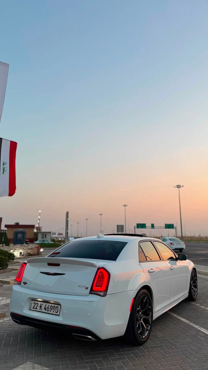 السلام عليكم كرايسلر اوباما S  موديل 2018 كندي كلين تايتل عينه 260 رقم اربيل تحويل او وكاله فول مواصفات ماشيه 75 جديده السياره . 
السعر:260
العنوان: بصره 
رقم الموبايل:***********
