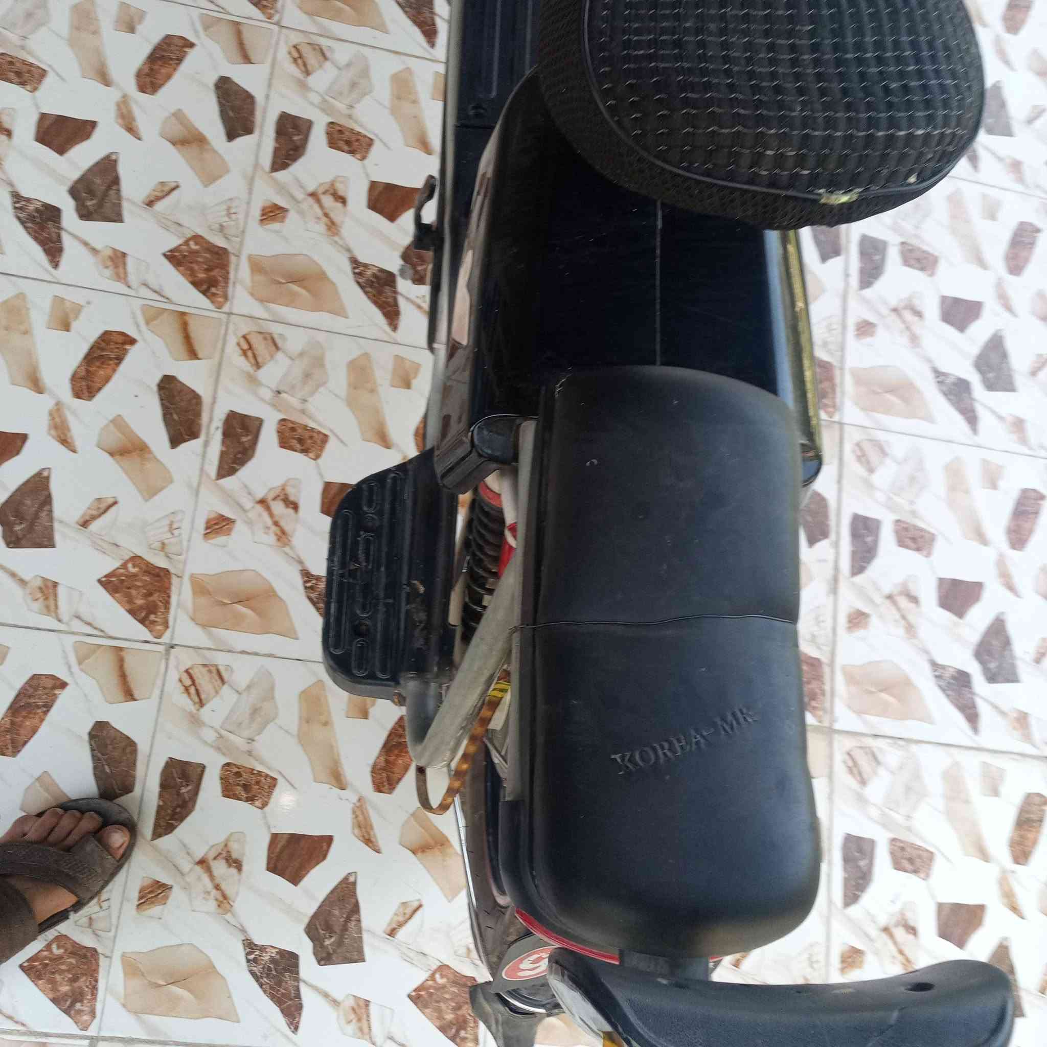 اخوان سلام عليكم بايسكل شحن البيع بطاريات جديده شاشه شقاله موديه 25بايسكل حلو السعر 200وبي مجال الطيبين المكان خالص تحويله انتصل ودلل ***********
